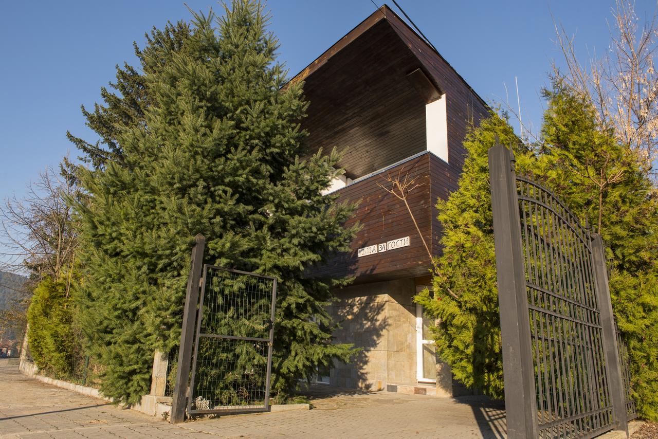 Villa "Forest Way" Pirdop Exterior photo