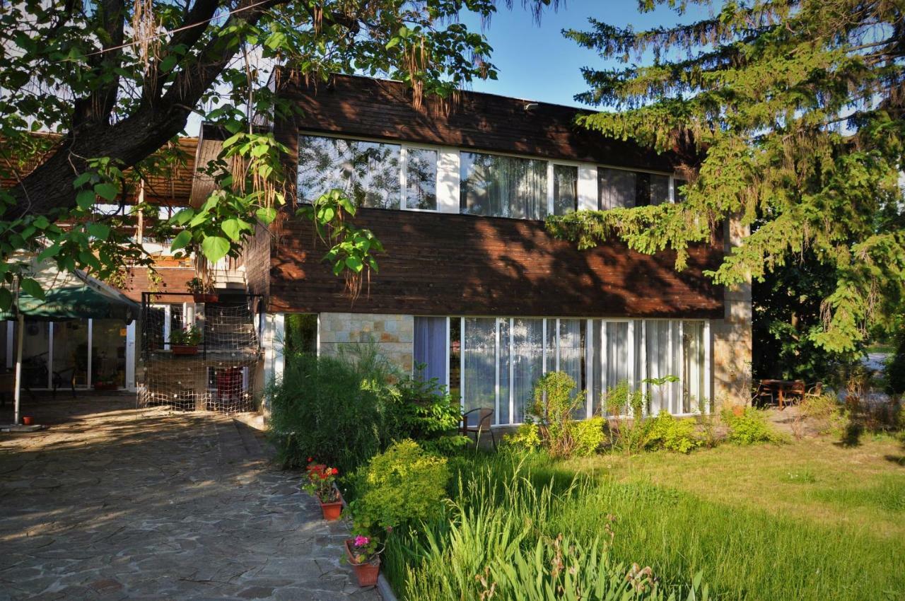 Villa "Forest Way" Pirdop Exterior photo